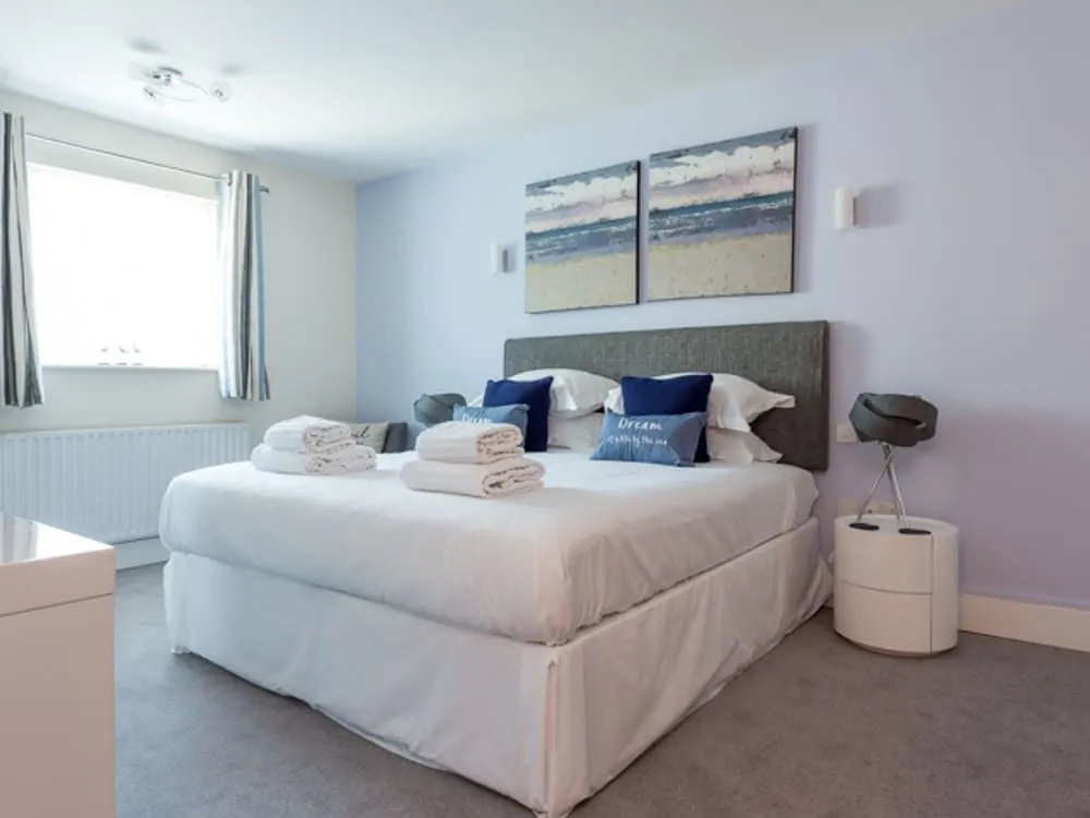 Jibe Ho - Beautiful Spacious Apartment with Harbour Views
