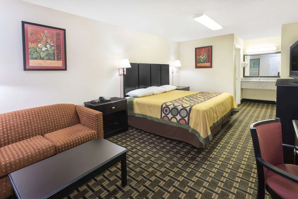 Super 8 by Wyndham Lithonia