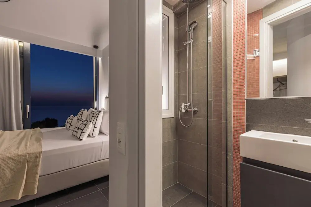 Terra Petra Luxury Villa - The Seafront Retreat
