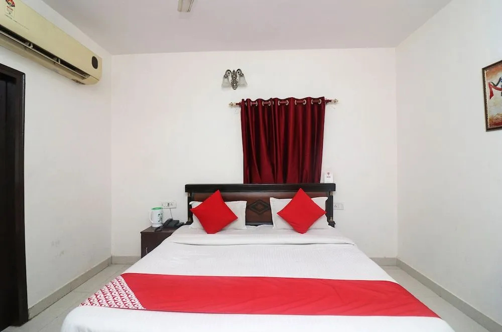 OYO 25115 Hotel Mughal Grand