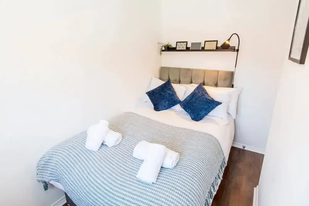 Host Stay Polwell Road