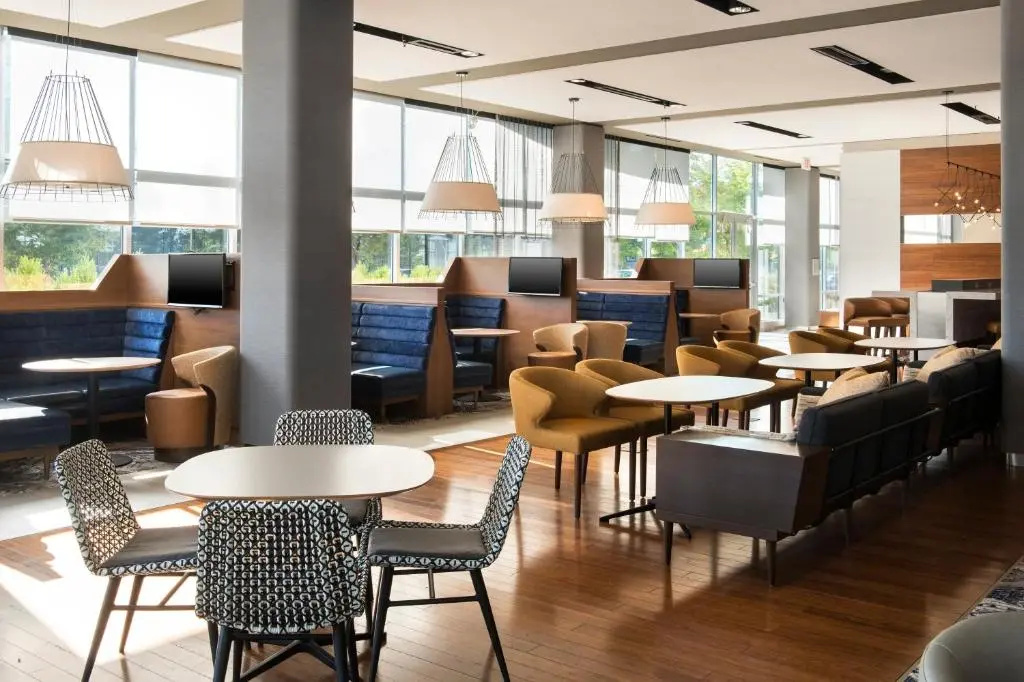 Courtyard by Marriott Philadelphia South at The Navy Yard