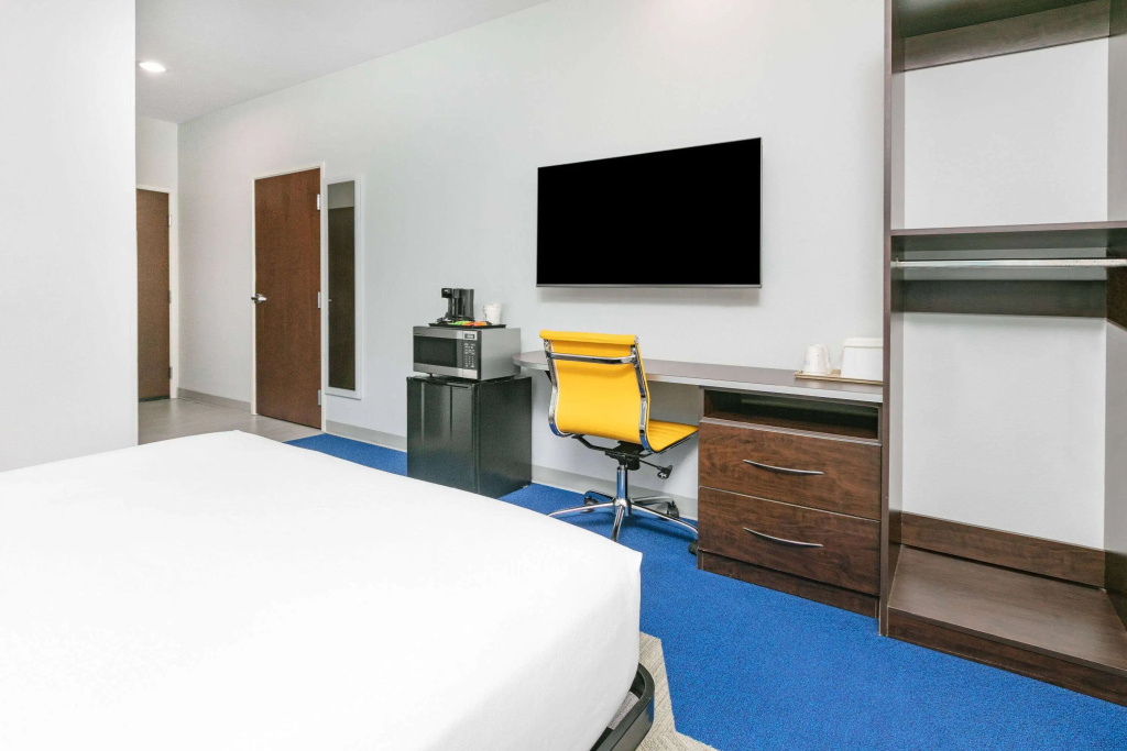 Microtel Inn & Suites by Wyndham Austin Airport