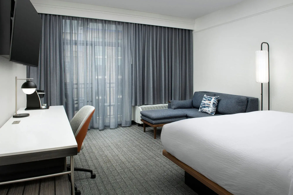 Courtyard by Marriott Savannah Downtown - Historic District