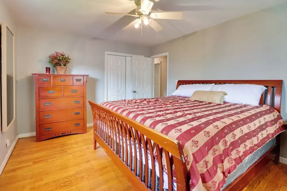 5 Mi to Dtwn Newark: Hillside Vacation Rental