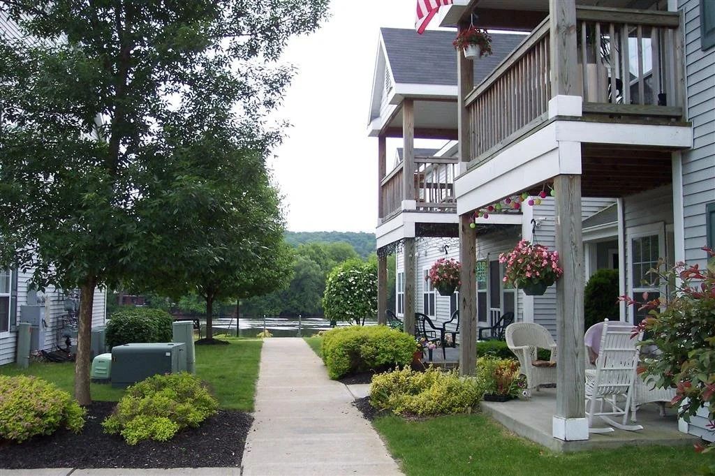 Riverwalk Apartments