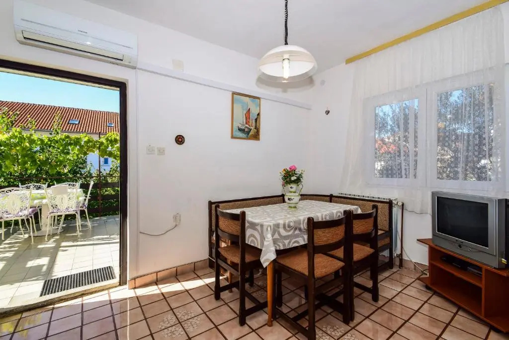Apartments Milenko 547