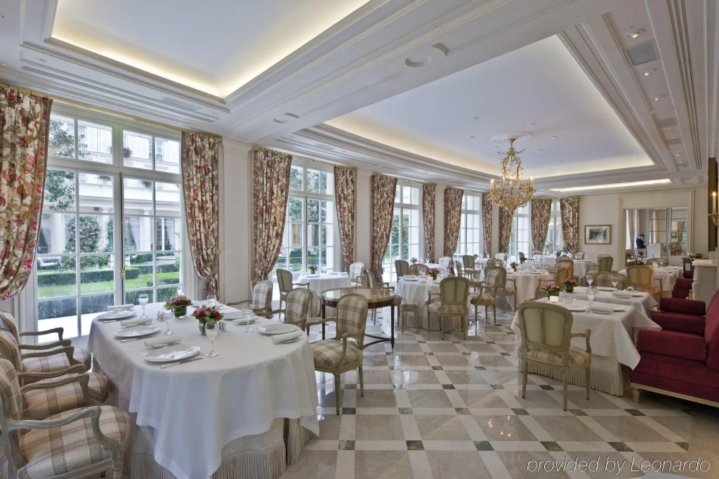 Отель Le Bristol Paris