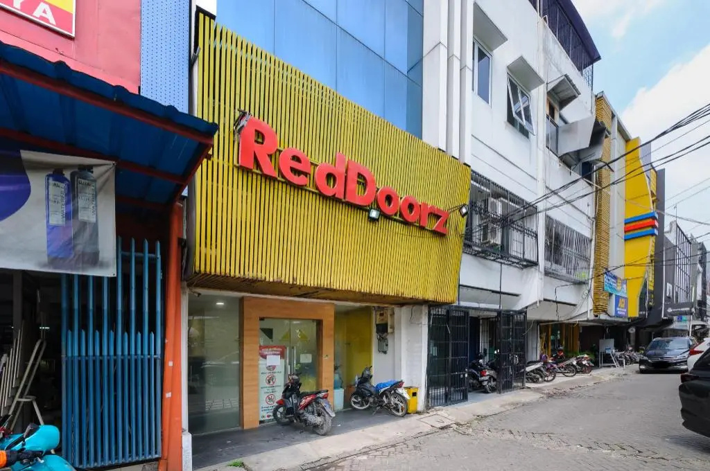 RedDoorz Plus @ Danau Sunter Utara