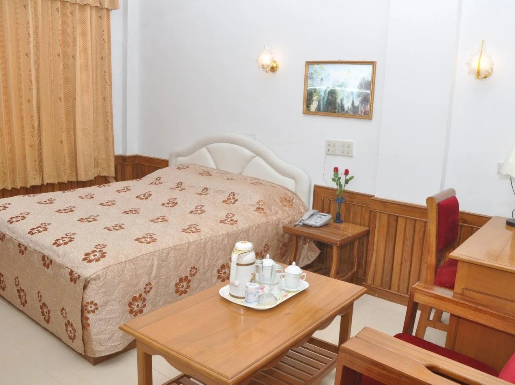 Golden Star Hotel