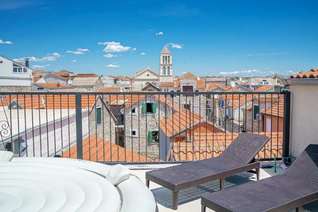 Heritage Residence in Center with pool