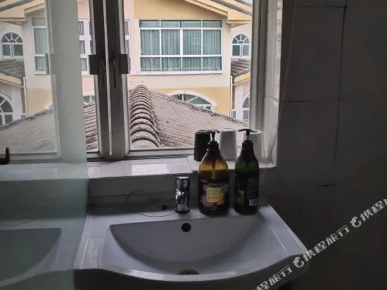 New Student Youth Hostel (Zhuhai Gongbei Port Villa)