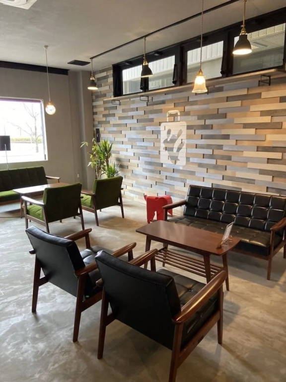 Nakaharaya Hostel & Café