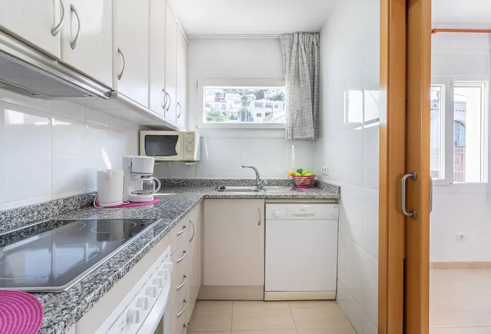 3 Bedroom Villa in Roses Near the Beach