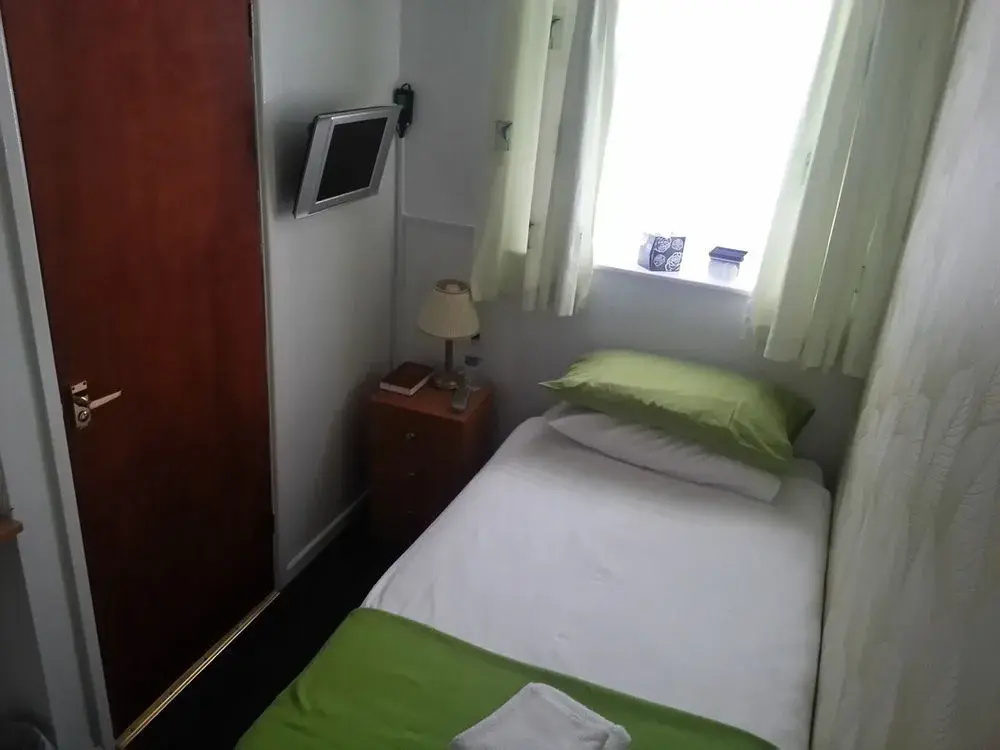 Oakleigh Guest House