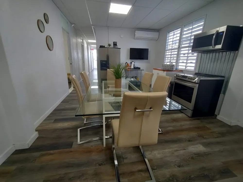 9 Bedrooms Large home San Juan Santurce