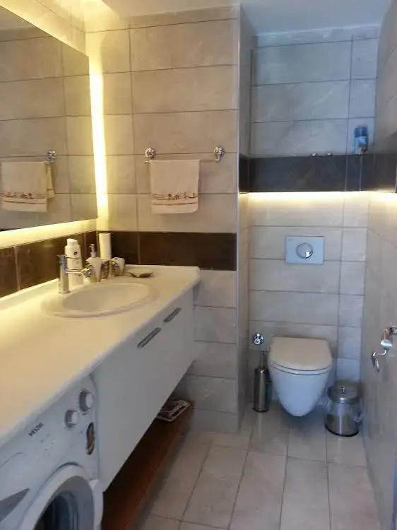 Hande Home Aparts