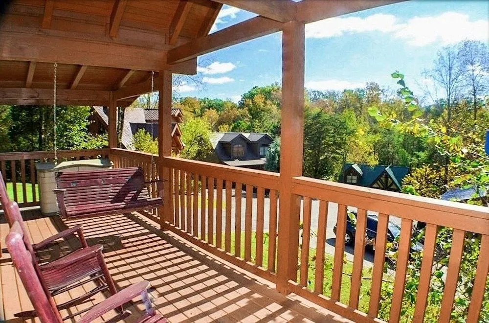 Pure Country - 3 Br cabin by RedAwning