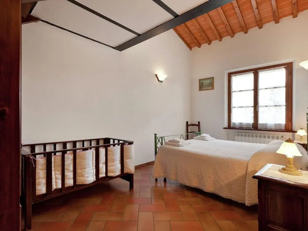 Modern Holiday Home in Foiano della Chiana with Pool
