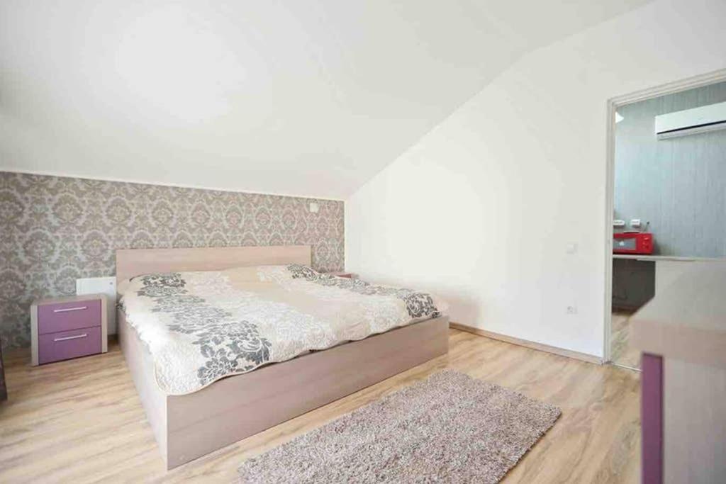 Dana guest house