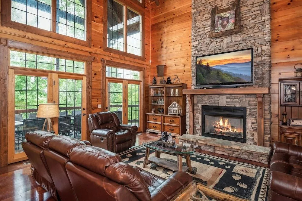 Grand Mountain Getaway 8 Bedroom Home by Redawning
