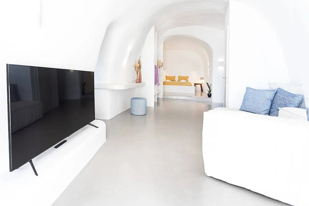 Aristofanis Sunrise Suite