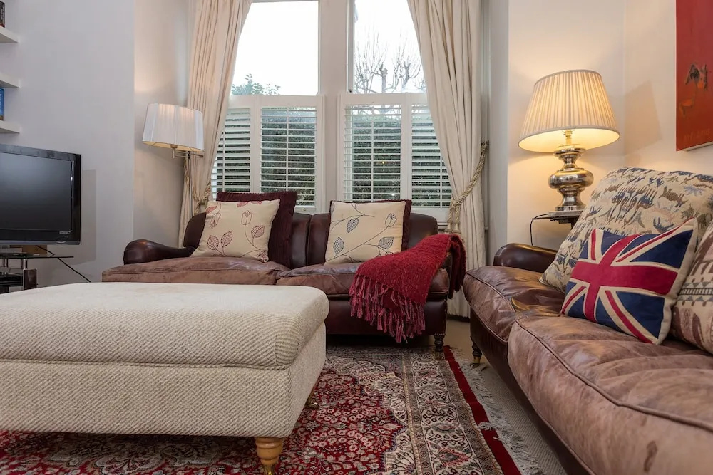 1 Bedroom Garden Flat In Clapham Common