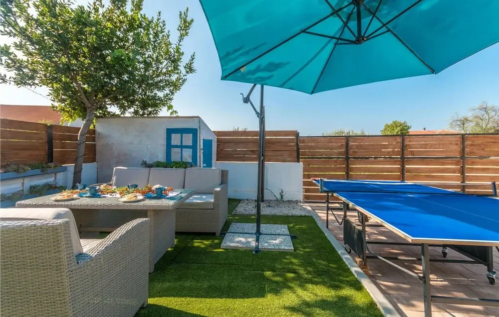 Stunning Home in Tinj With 3 Bedrooms, Wifi and Outdoor Swimming Pool