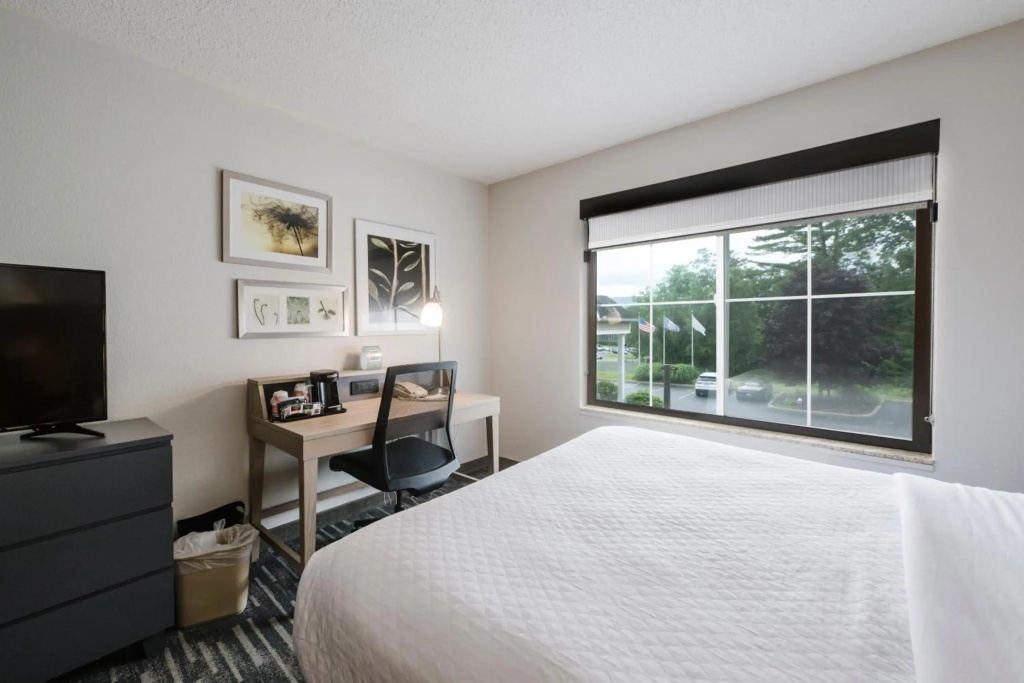 Country Inn & Suites by Radisson, Queensbury - Lake George , NY