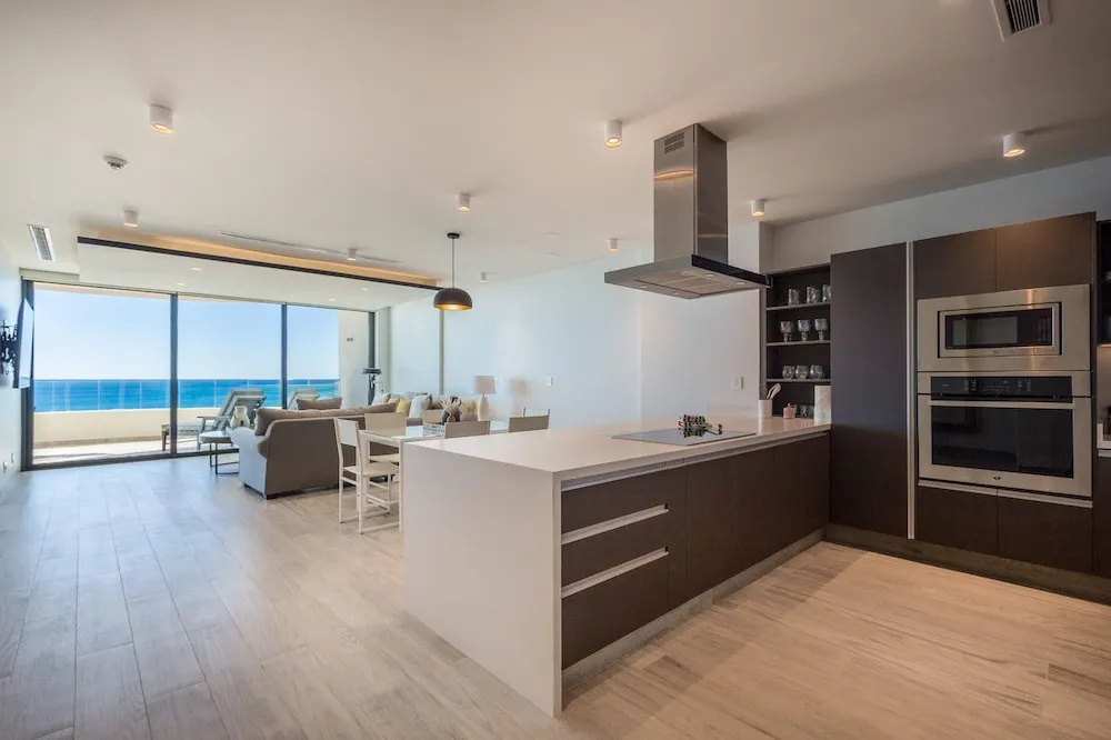 Oceanfront Vibes Iconic Beachside Getaway