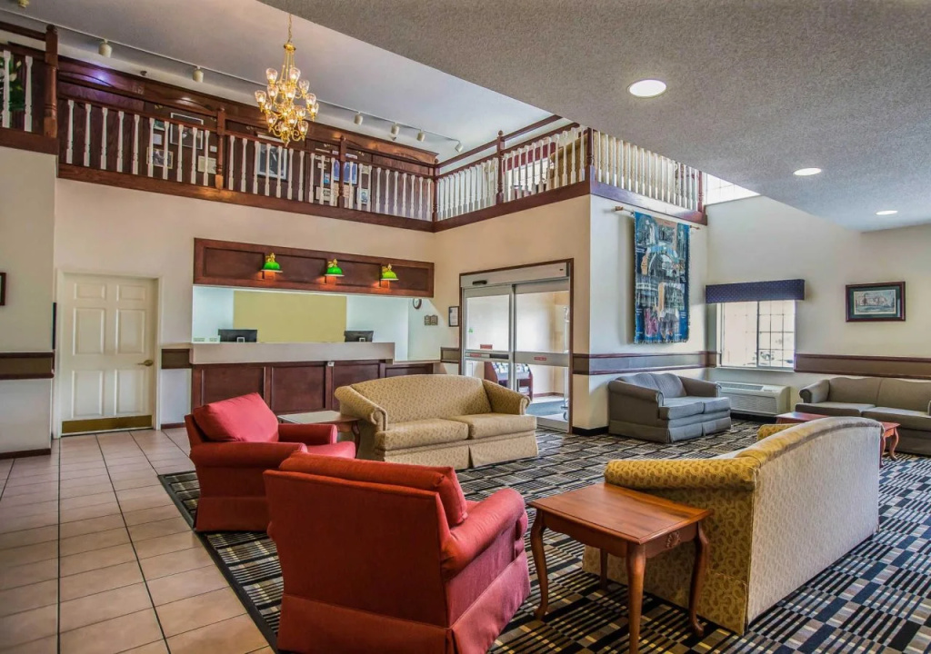 Quality Inn & Suites Dixon near I-88