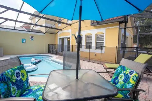 Four Bedroom w/ Pool Close to Disney 8570