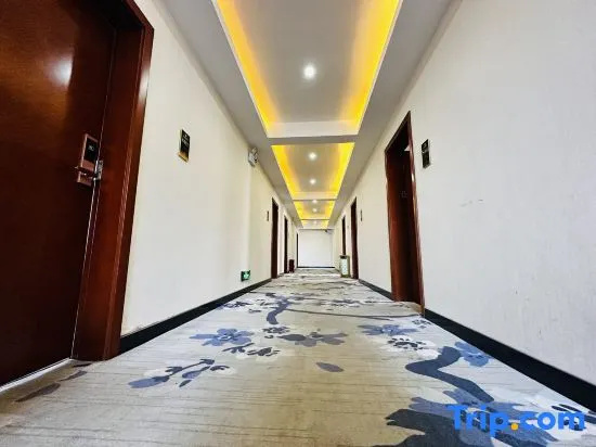 Yue Hotel (Lu Liang Tongle Plaza)
