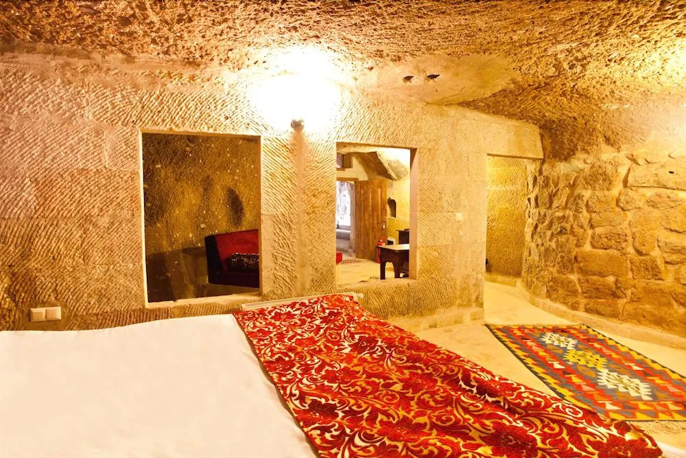 Monte Cappa Cave House