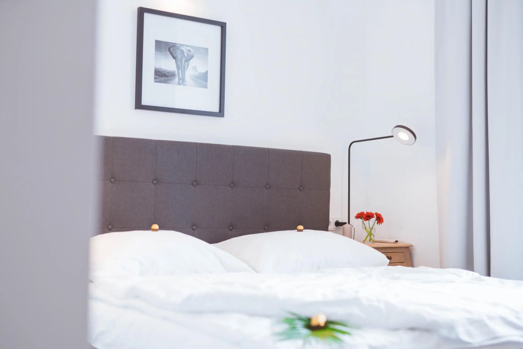 Studio with air conditioning and private parking in the historic centre