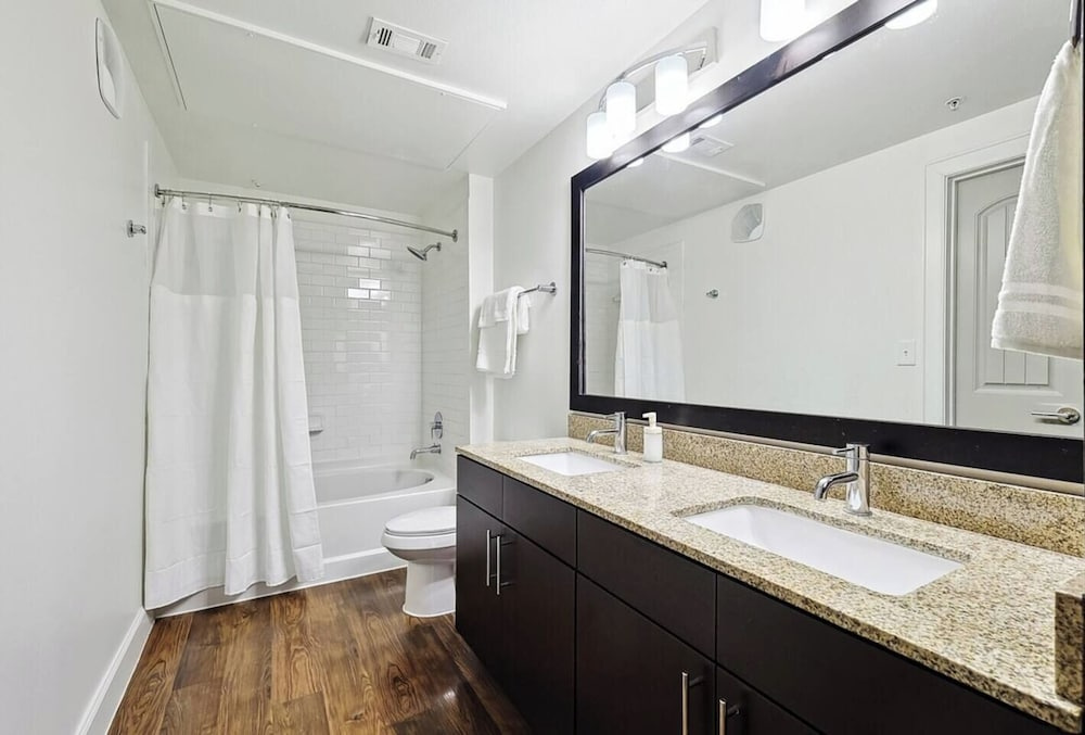 Stylish 2B near Legacy West Wi-Fi