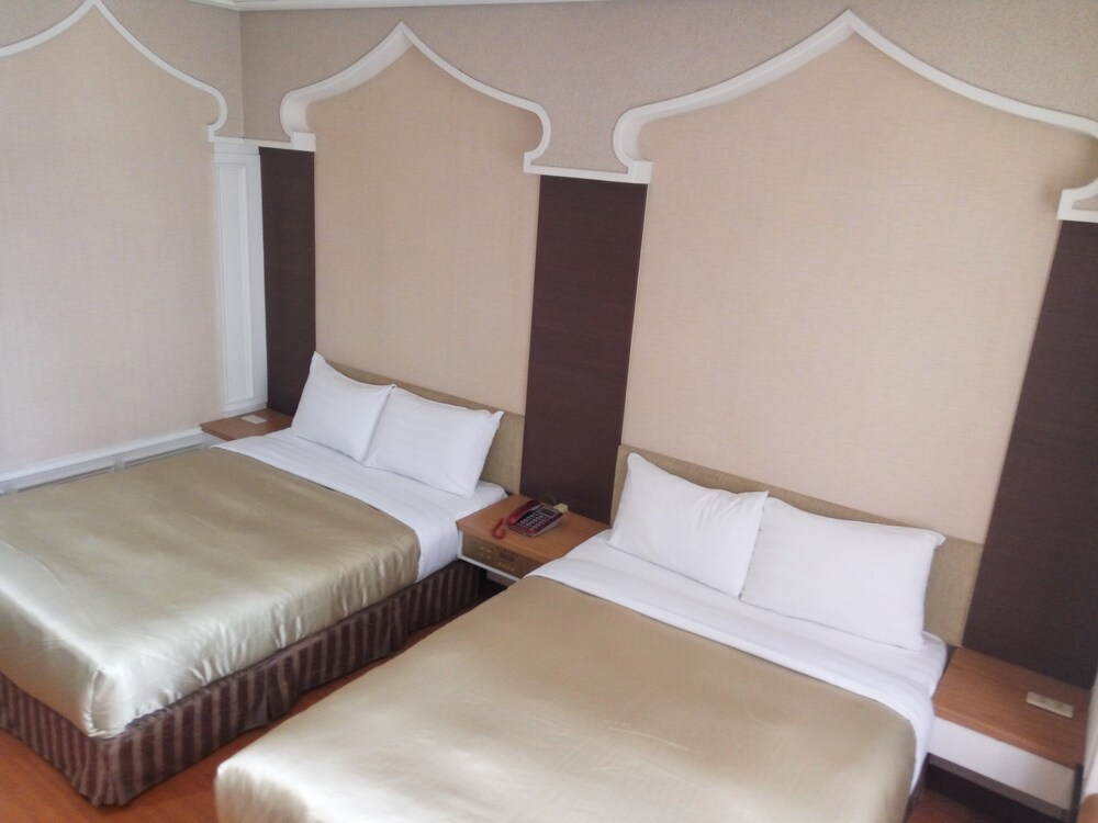 Takatama Hotel