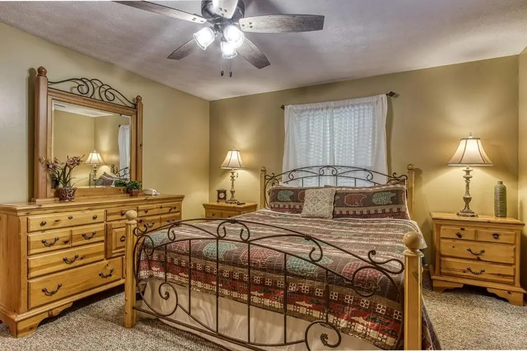 Riverside Mountain Retreat