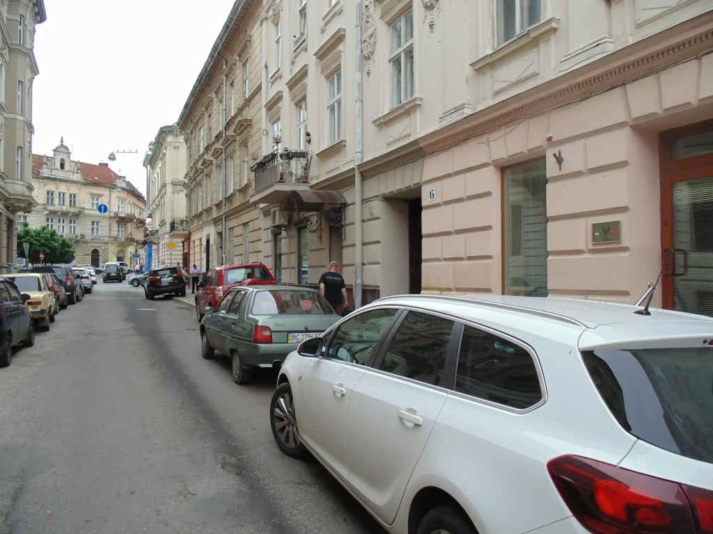 Apartment on Voloshyna