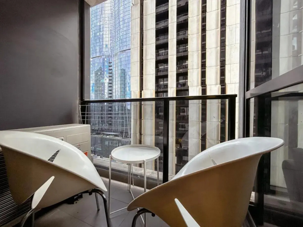 High level on 36th Floor 2BR1BA Balcony Wifi