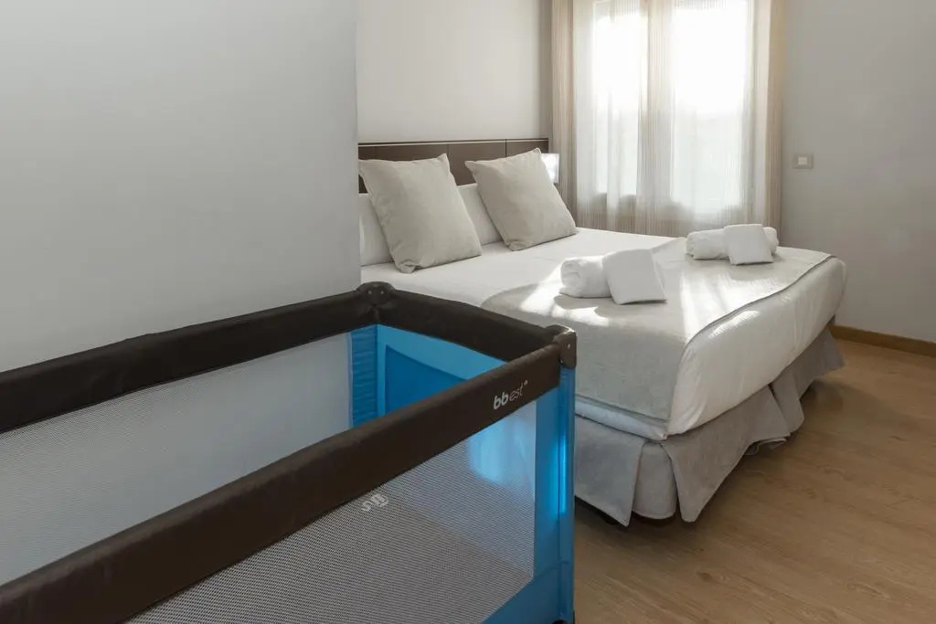 Amister Apartments