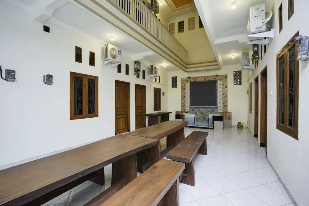 OYO 1642 Penginapan Anggrek Syariah 2