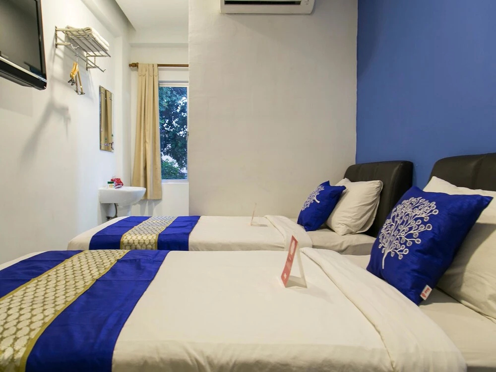OYO 204 I Biz Hotel