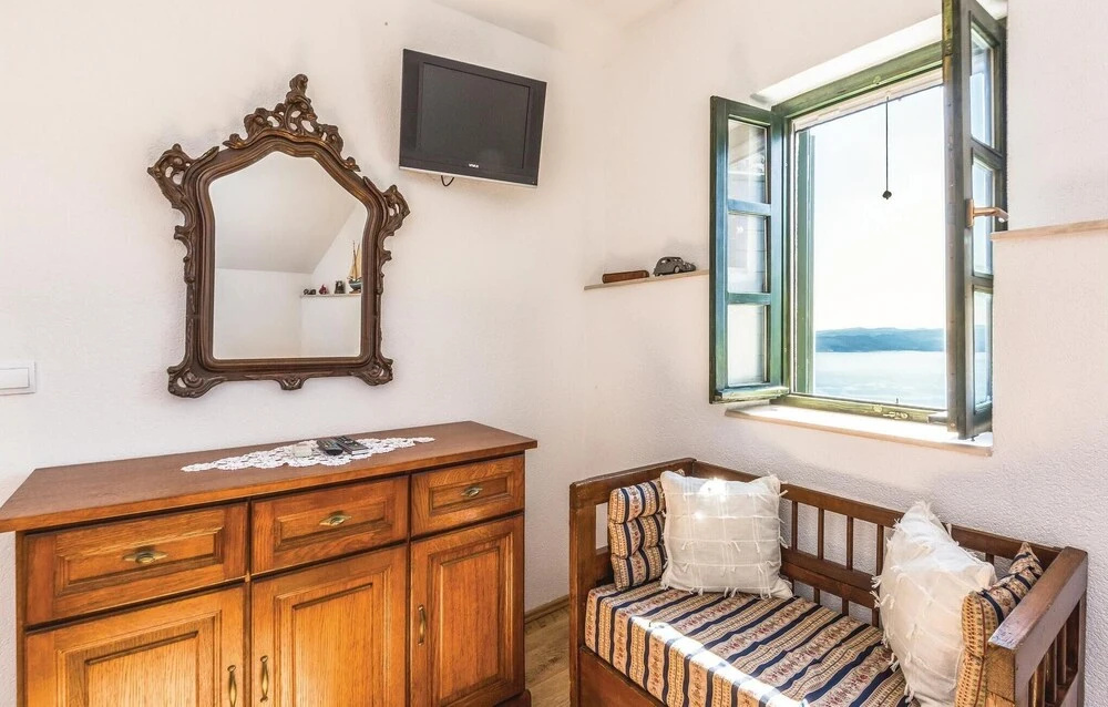 Beautiful Home in Baska Voda with Hot Tub & 3 Bedrooms
