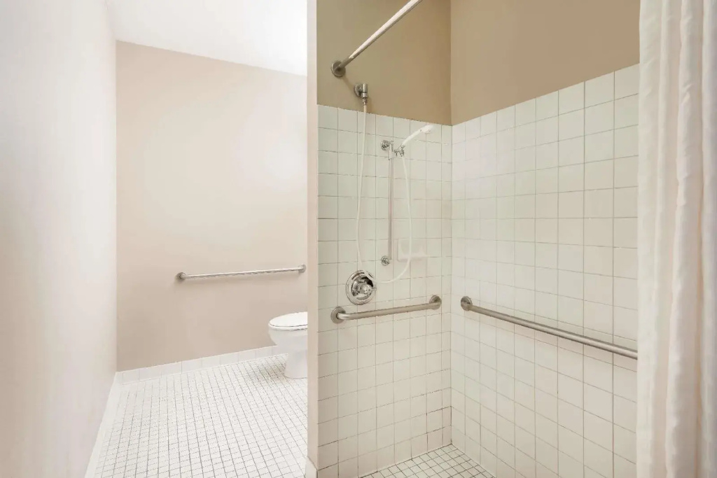 Sonesta Essential Hotels & Suites Kansas City Blue Springs