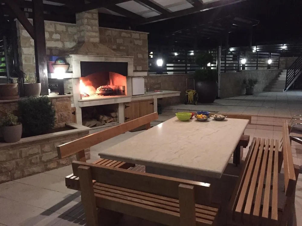 Villa With 4 Bedrooms in Grižane-belgrad, With Wonderful sea View, Pri