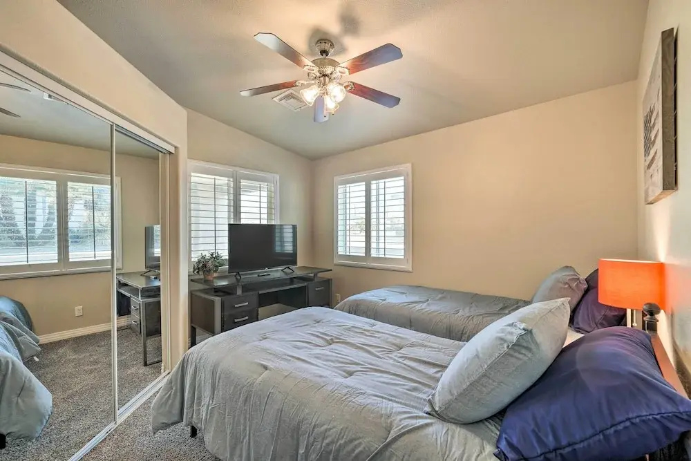 3 Mi to Lake Lake Havasu Home with Pool!
