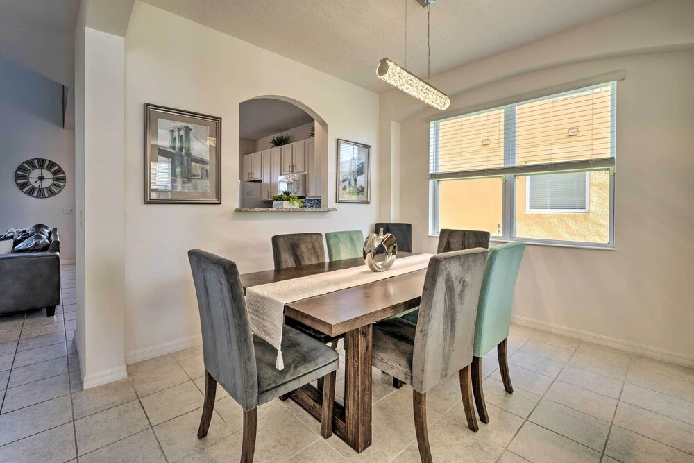 Resort Perks and Gas Grill Spacious Davenport Haven