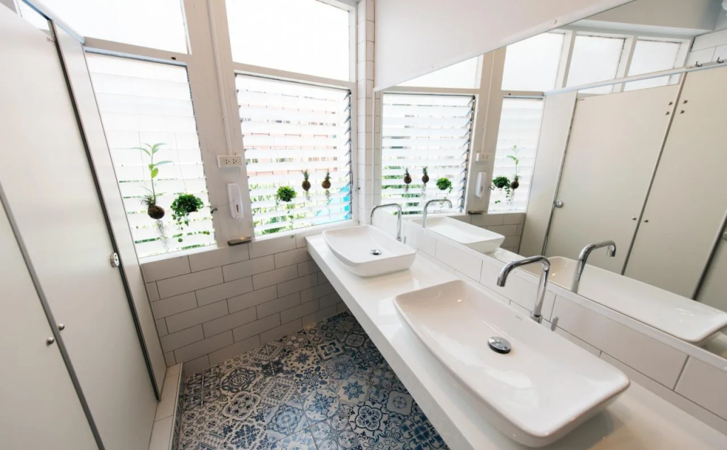 U Room Khaosan