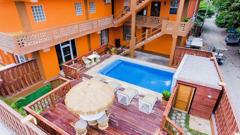 Hummingbird Suites 2A Sunrise King Suite